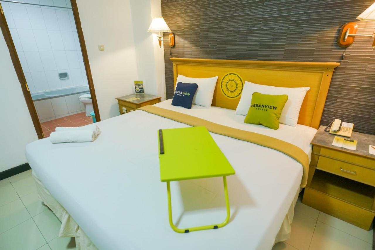 Urbanview By Millenium Hotel Pangkal Pinang Exterior foto