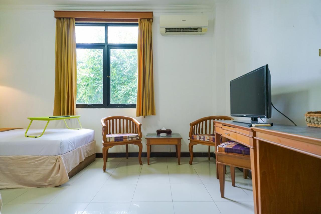 Urbanview By Millenium Hotel Pangkal Pinang Exterior foto