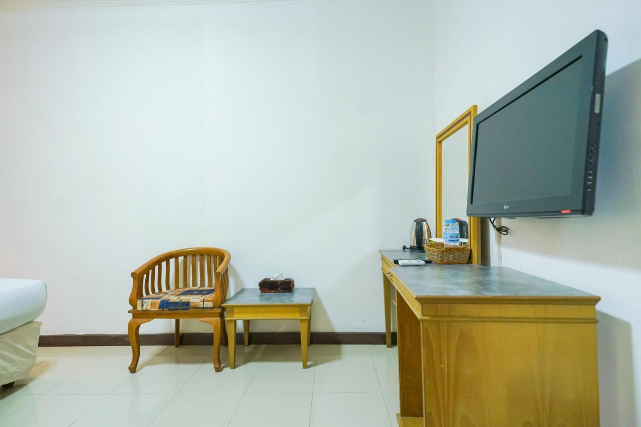 Urbanview By Millenium Hotel Pangkal Pinang Exterior foto